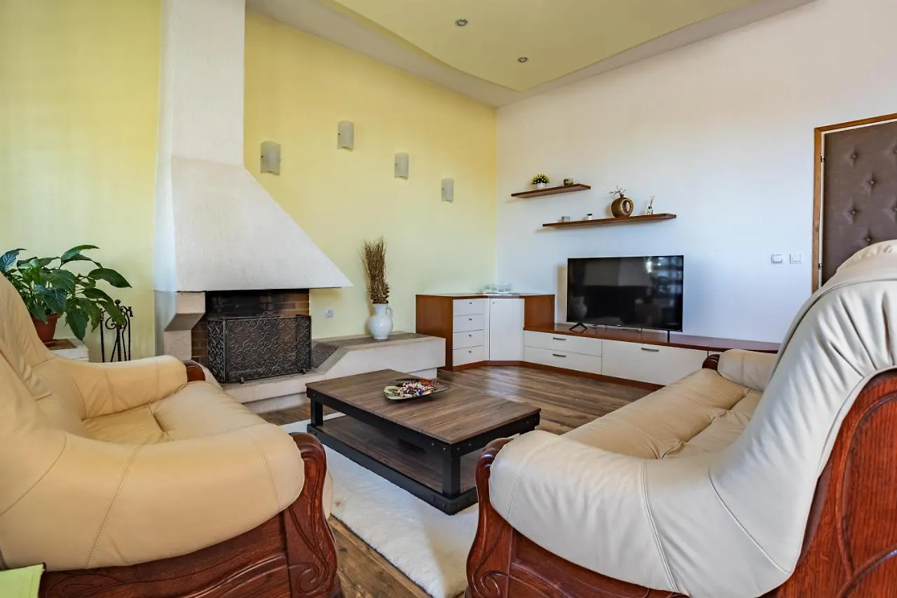 Apartments Nina Zadar 0*,  Croatia