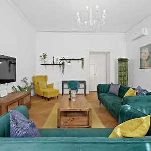 https://apartment-augier-pula-centre.pula-hotels.org